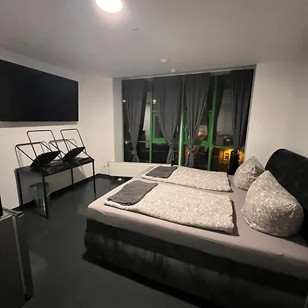 Checkpoint Ls 65 Mikroapartments Fuer Ein Bis Vier Personen * Halle (Saale)