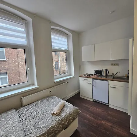 Checkpoint Ls 65 Mikroapartments Fuer Ein Bis Vier Personen Apartment Halle (Saale)