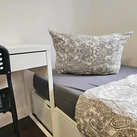 Checkpoint Ls 65 Mikroapartments Fuer Ein Bis Vier Personen * Halle (Saale)